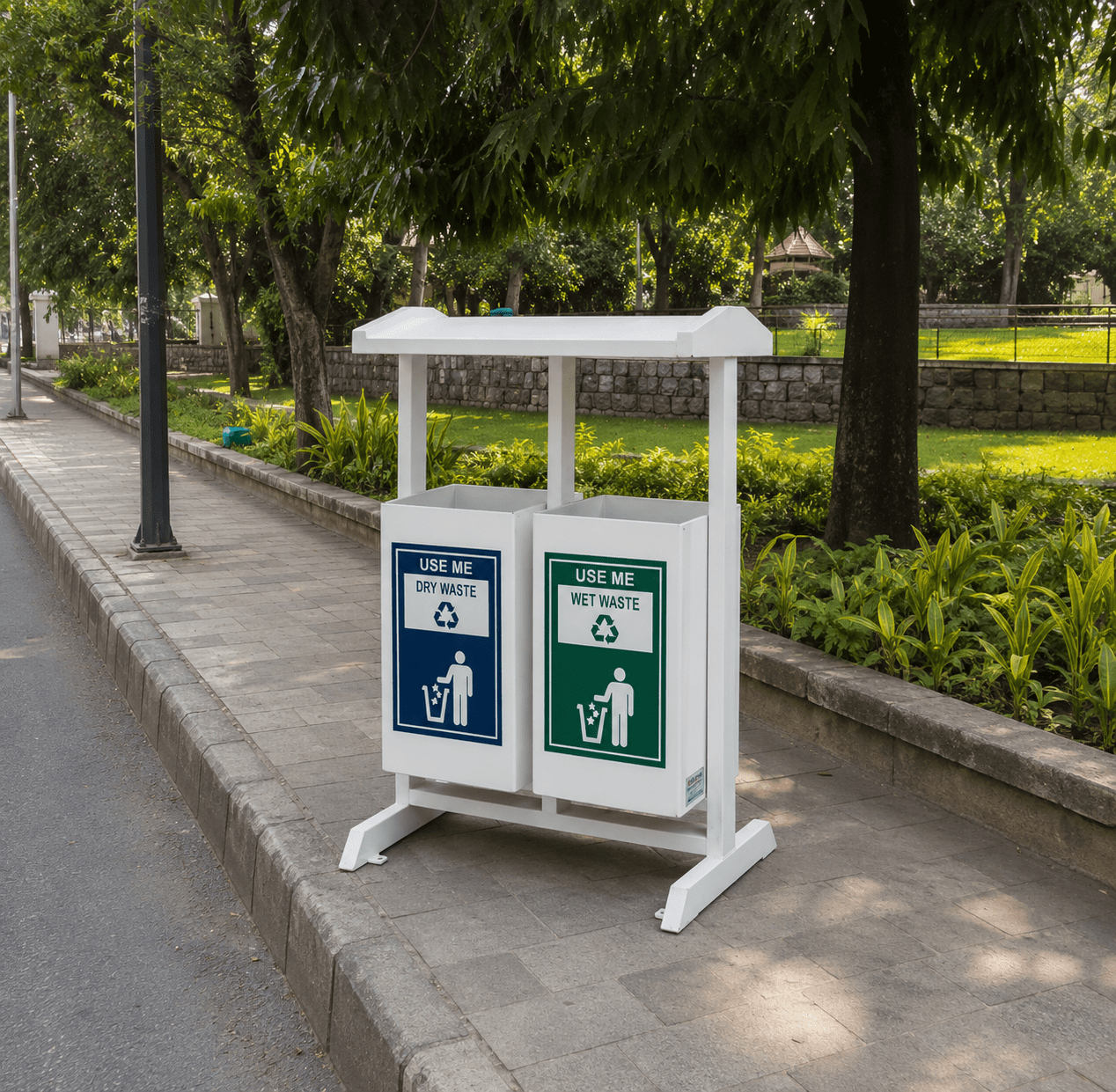 Pole mounted dustbin